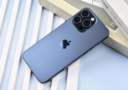 茄子河苹果维修点分享iPhone 15 Pro Max屏幕更换全新实操风险 